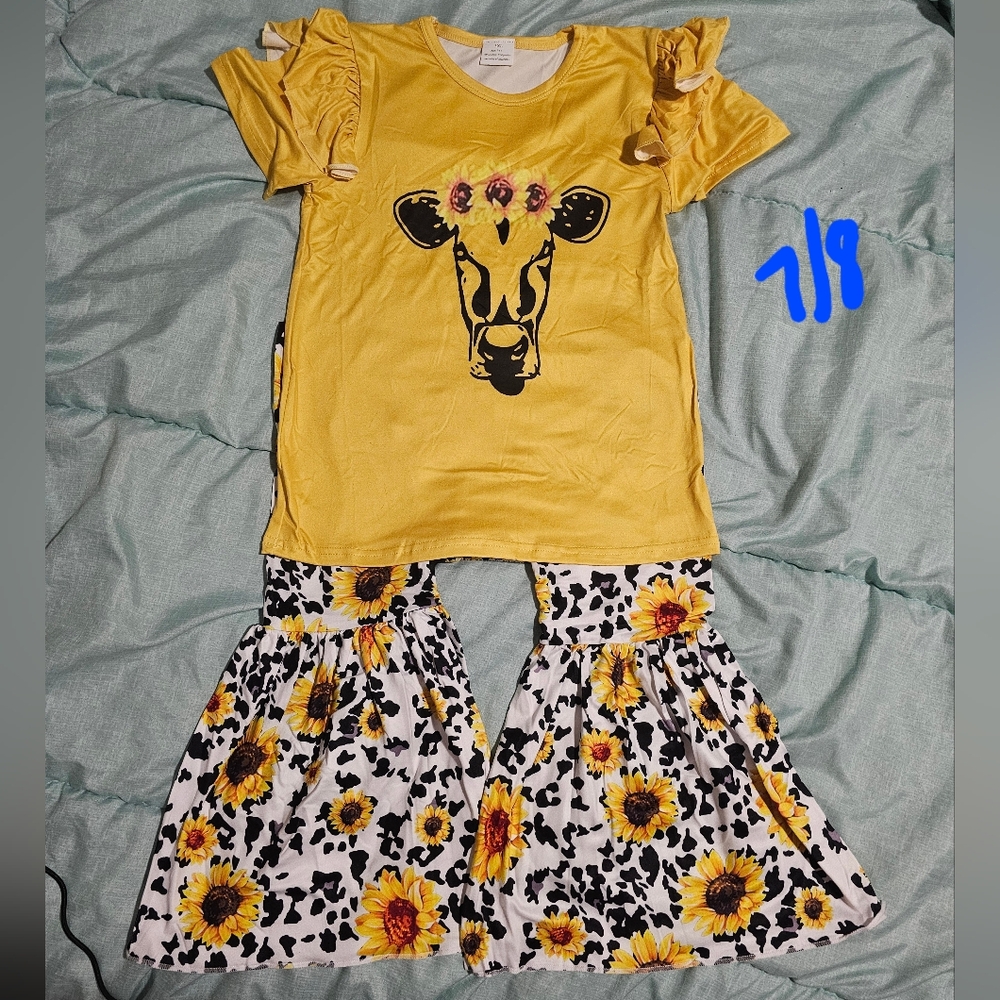 New size 7/8 boutique cow sunflower bells